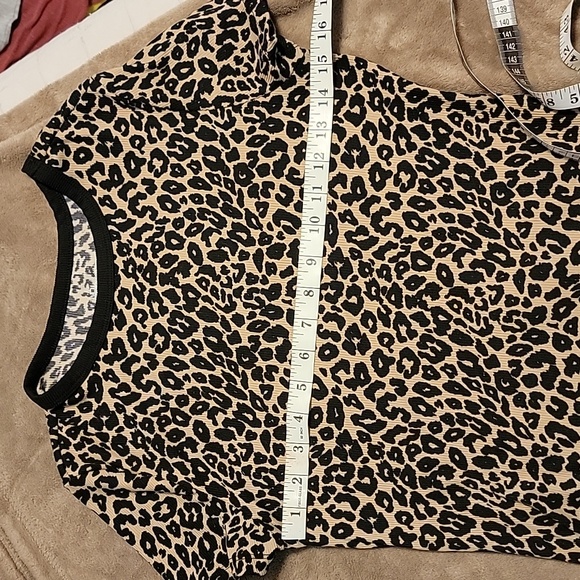 Bundle of tops in Medium - Picture 4 of 6